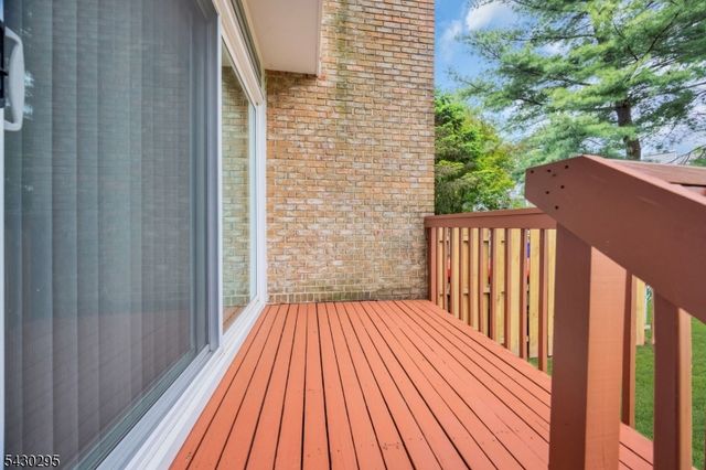 39 Balsam Ct, Hillsborough Twp., NJ 08844