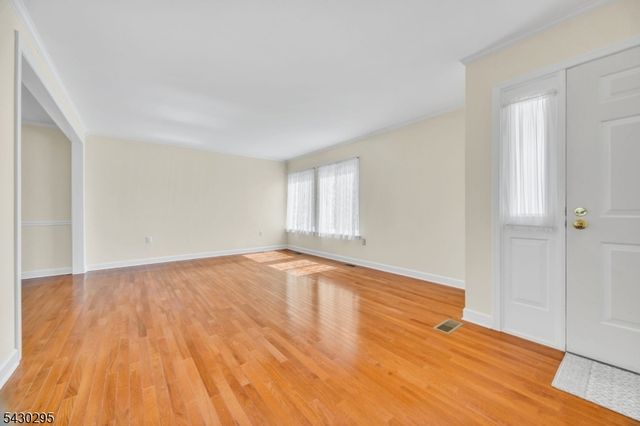 39 Balsam Ct, Hillsborough Twp., NJ 08844