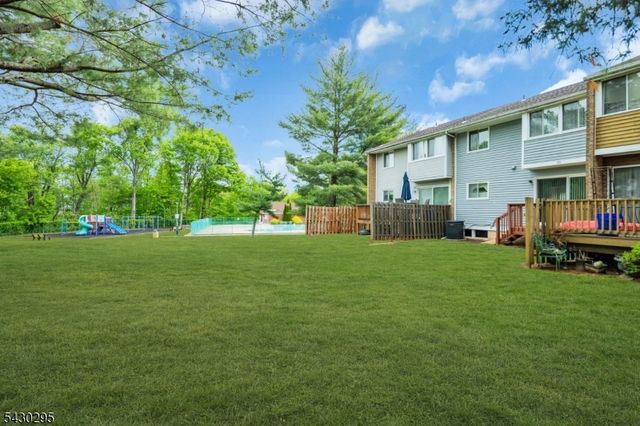 39 Balsam Ct, Hillsborough Twp., NJ 08844