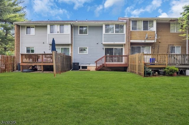 39 Balsam Ct, Hillsborough Twp., NJ 08844