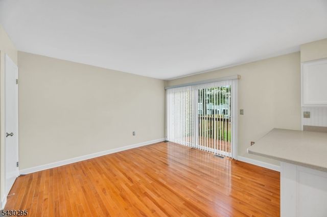 39 Balsam Ct, Hillsborough Twp., NJ 08844