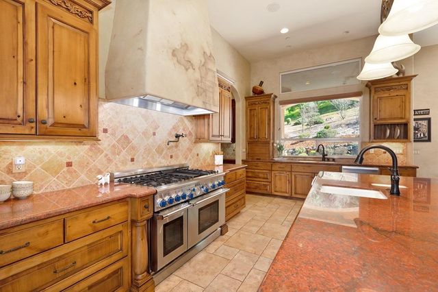 3611 Clover Valley Rd, Rocklin, CA 95677