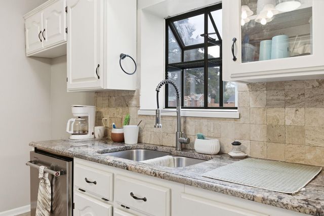 208 Summerfield Dr., Bryant, AR 72022