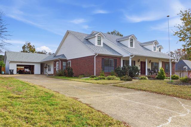 208 Summerfield Dr., Bryant, AR 72022