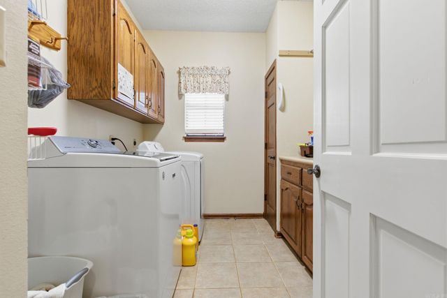 208 Summerfield Dr., Bryant, AR 72022