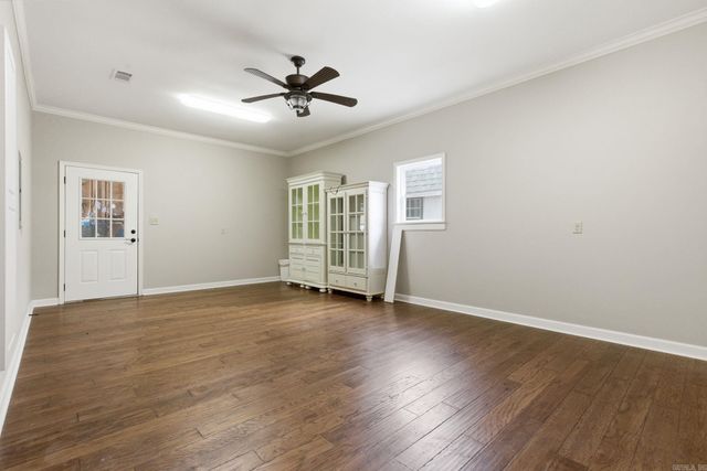 208 Summerfield Dr., Bryant, AR 72022