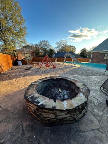 208 Summerfield Dr., Bryant, AR 72022