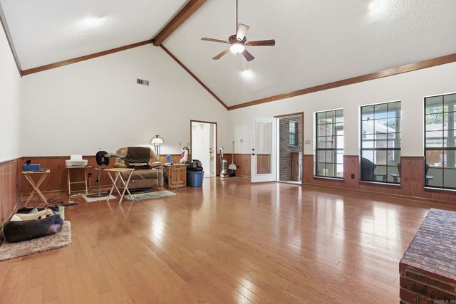 208 Summerfield Dr., Bryant, AR 72022