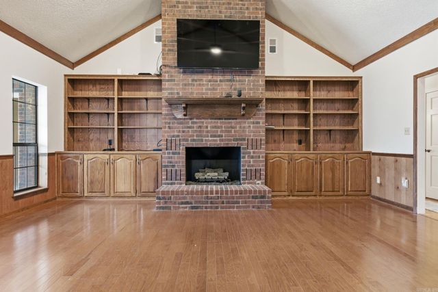 208 Summerfield Dr., Bryant, AR 72022