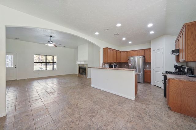 22981 Henson Road, Montgomery, TX 77356