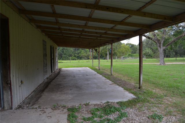 22981 Henson Road, Montgomery, TX 77356