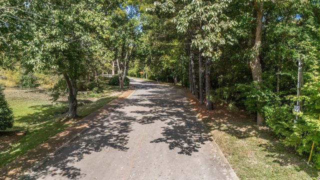 206 Belle Lake Dr, Nashville, TN 37221