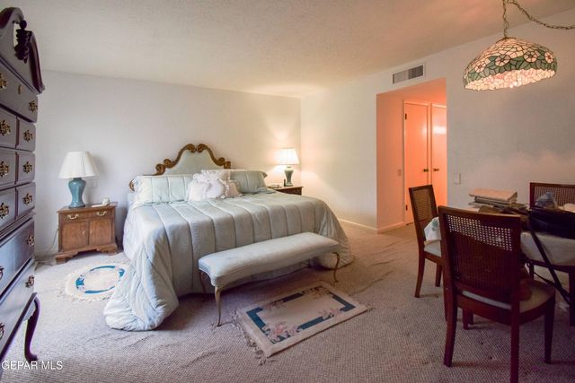 121 FOUNTAIN Road, El Paso, TX 79912