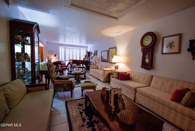 121 FOUNTAIN Road, El Paso, TX 79912