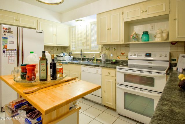 121 FOUNTAIN Road, El Paso, TX 79912