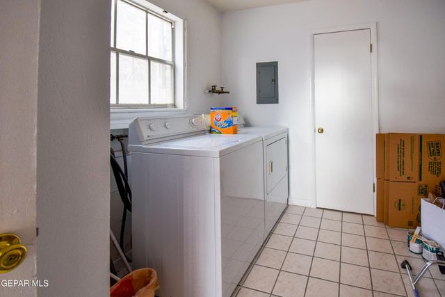121 FOUNTAIN Road, El Paso, TX 79912