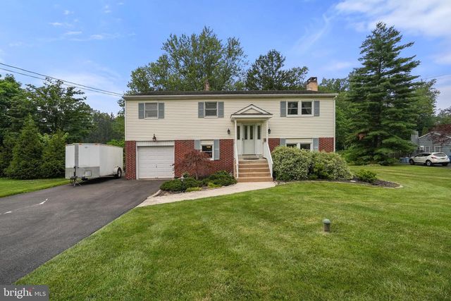 56 FALCON DR, Chalfont, PA 18914