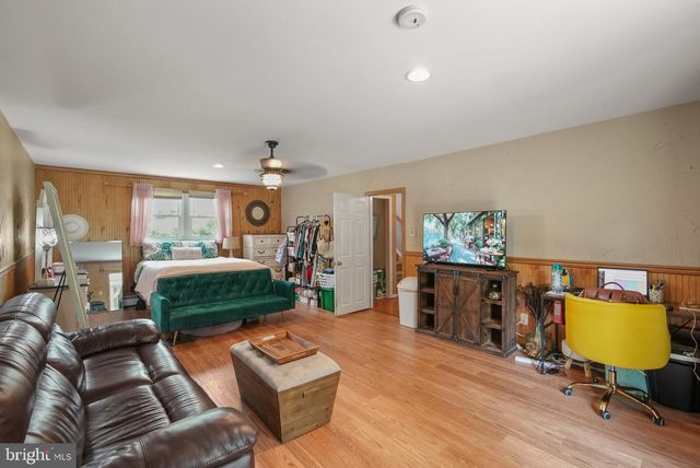 56 FALCON DR, Chalfont, PA 18914