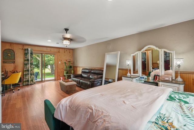 56 FALCON DR, Chalfont, PA 18914