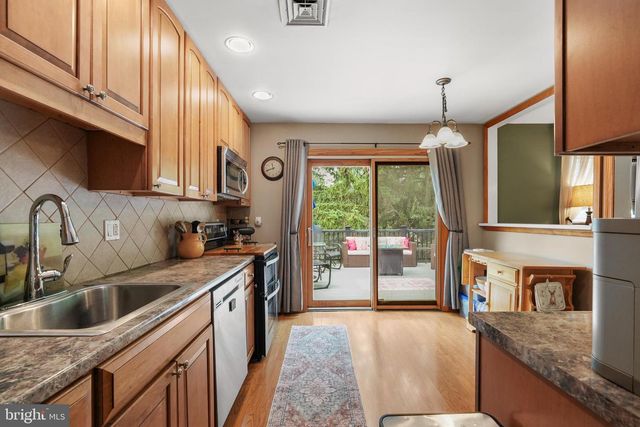 56 FALCON DR, Chalfont, PA 18914