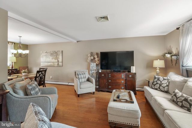 56 FALCON DR, Chalfont, PA 18914