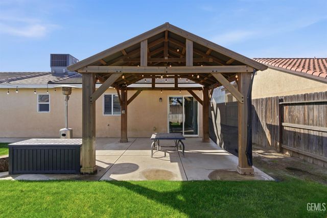 5500 Baja Drive, Bakersfield, CA 93307