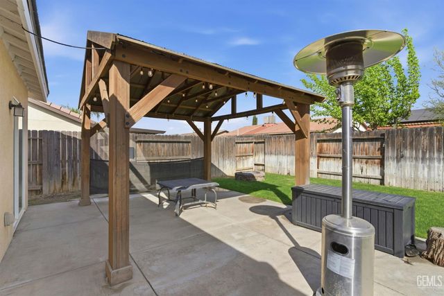 5500 Baja Drive, Bakersfield, CA 93307