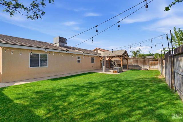 5500 Baja Drive, Bakersfield, CA 93307