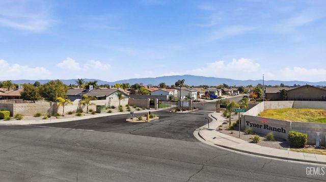 5500 Baja Drive, Bakersfield, CA 93307