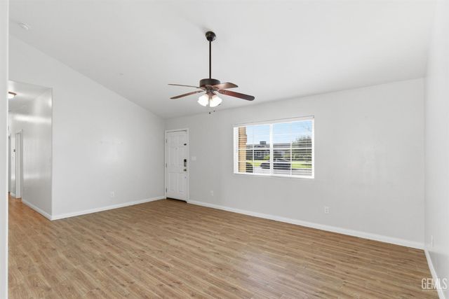 5500 Baja Drive, Bakersfield, CA 93307