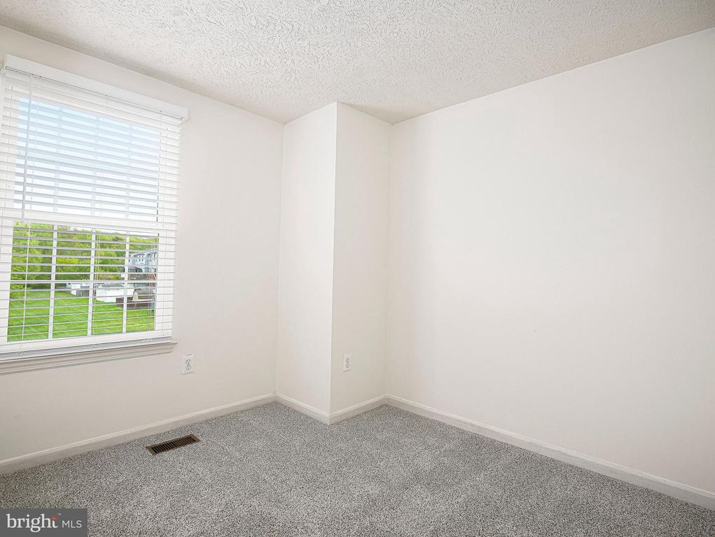 Image 16 of property listing at 1219 VALLEY LEAF CT, Edgewood, MD 21040