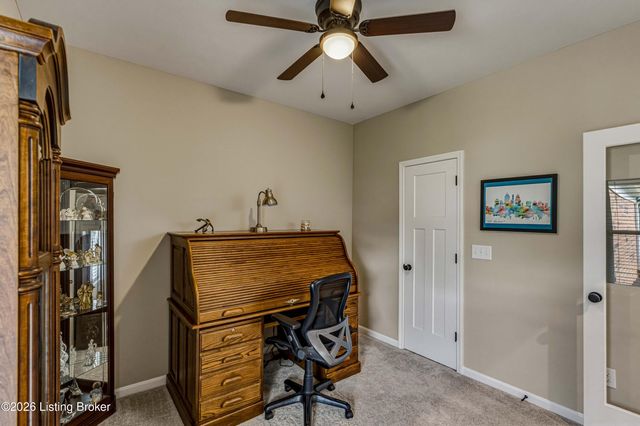 10048 Windcrest Farms Ln, Louisville, KY 40291