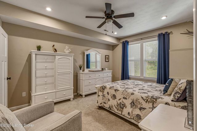 10048 Windcrest Farms Ln, Louisville, KY 40291