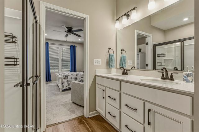 10048 Windcrest Farms Ln, Louisville, KY 40291