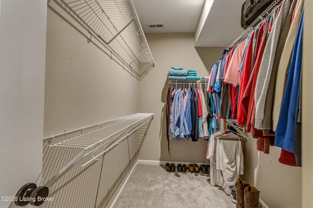 10048 Windcrest Farms Ln, Louisville, KY 40291
