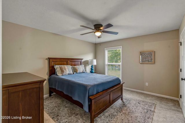 10048 Windcrest Farms Ln, Louisville, KY 40291