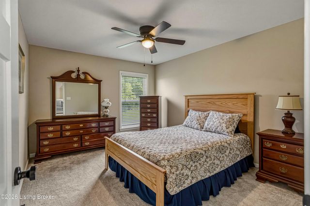 10048 Windcrest Farms Ln, Louisville, KY 40291