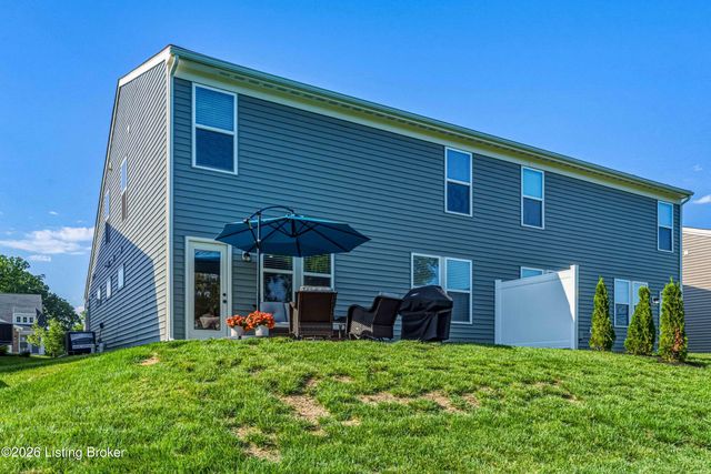 10048 Windcrest Farms Ln, Louisville, KY 40291