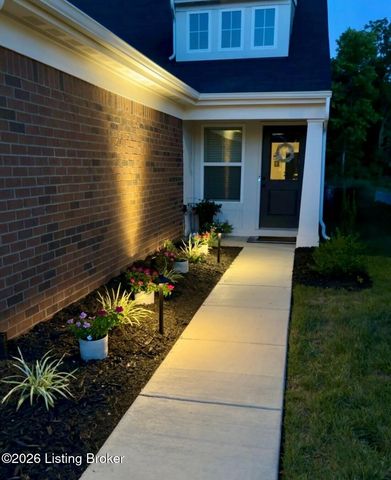10048 Windcrest Farms Ln, Louisville, KY 40291