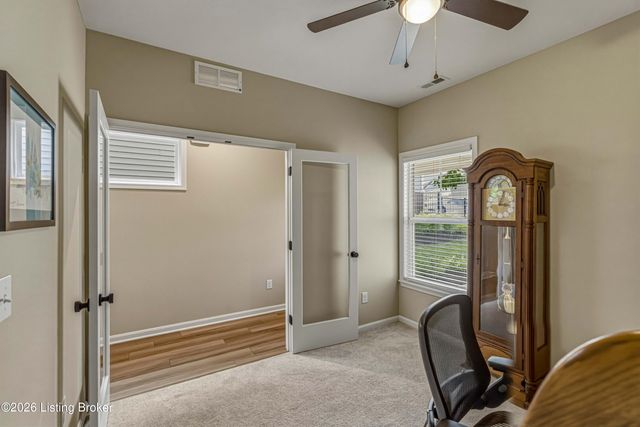 10048 Windcrest Farms Ln, Louisville, KY 40291