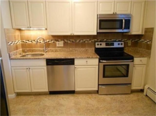 400 Savin Hill Ave. 9, Boston, MA 02125