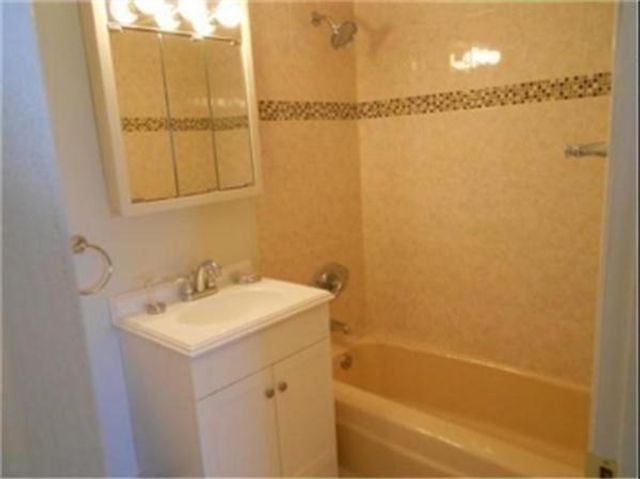 400 Savin Hill Ave. 9, Boston, MA 02125