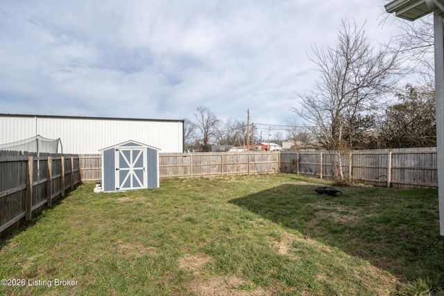 166 2nd Ave, Shepherdsville, KY 40165