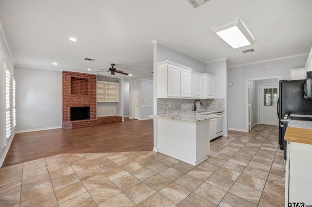 810 Hummingbird Lane, Whitehouse, TX 75791