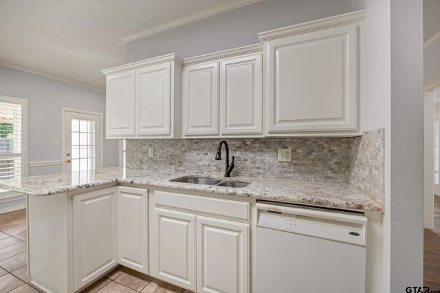 810 Hummingbird Lane, Whitehouse, TX 75791