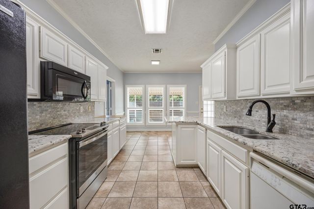 810 Hummingbird Lane, Whitehouse, TX 75791