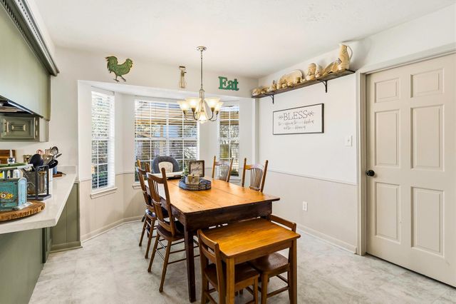 9 Jadecrest Court, Conroe, TX 77304