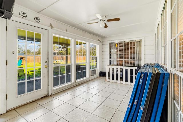 9 Jadecrest Court, Conroe, TX 77304