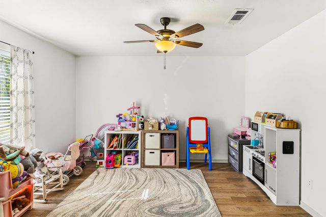 9 Jadecrest Court, Conroe, TX 77304