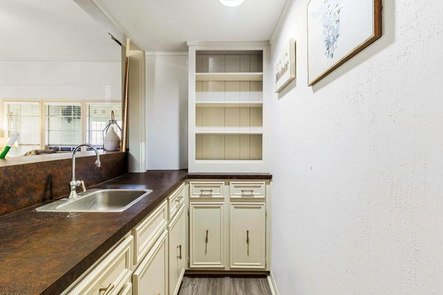 9 Jadecrest Court, Conroe, TX 77304